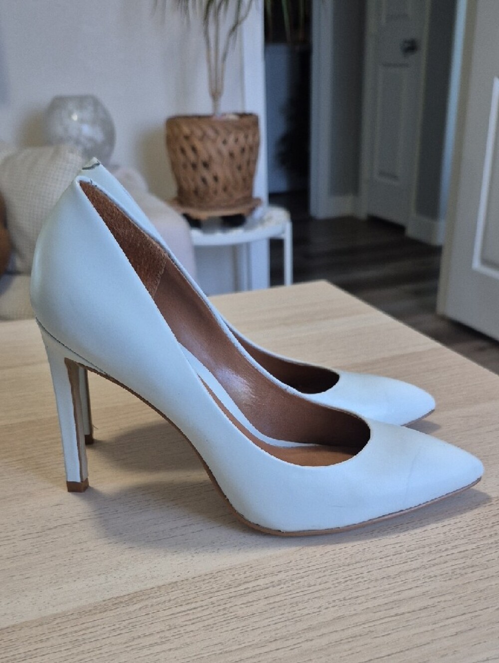 ALDO Powder Blue  Pointed-Toe Stiletto Heels Size 6 - Picture 3 of 9